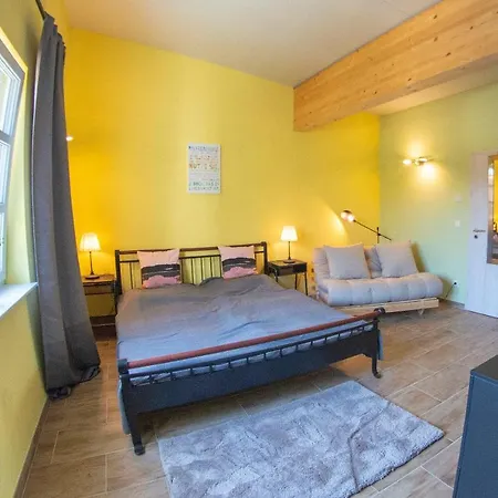 Ranchzimmer Am Hippo-campus Reit- Und Therapiezentrum Alojamento de Acomodação e Pequeno-almoço Deutsch Haslau