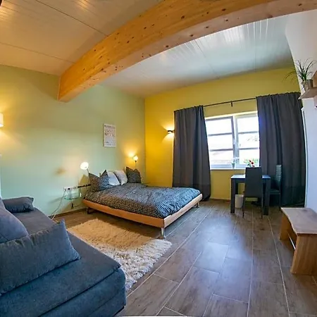 Alojamento de Acomodação e Pequeno-almoço Ranchzimmer Am Hippo-campus Reit- Und Therapiezentrum 3*