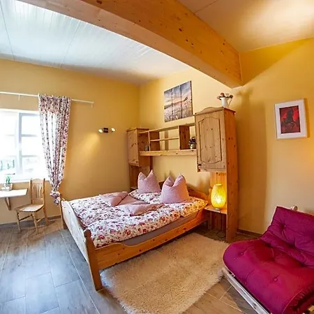 Ranchzimmer Am Hippo-campus Reit- Und Therapiezentrum Alojamento de Acomodação e Pequeno-almoço Deutsch Haslau