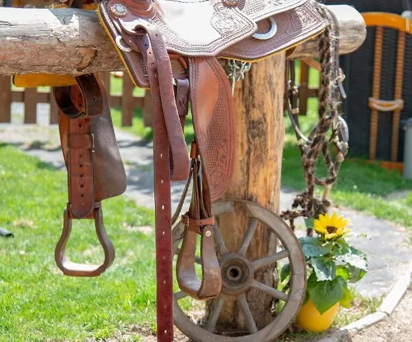 Bed & Breakfast Ranchzimmer Am Hippo-campus Reit- Und Therapiezentrum Deutsch Haslau